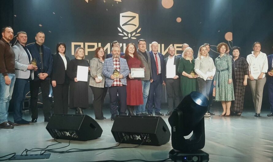 Награды лауреатам премии КРО СЖР «ПриZнание»